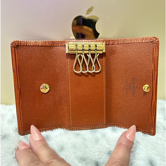 Louis Vuitton 4 Key Holder (Brown) - Picture 3 of 9